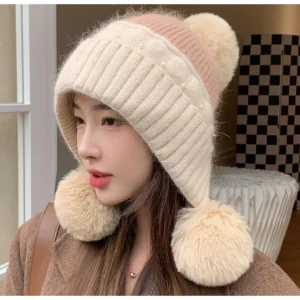New พร้อมส่ง!!!หมวกกันหนาวไหมพรมประดับมุก มีปอมๆๆ สำหรับผู้หญิงฤดูหนาว หวานน่ารัก